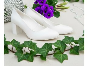 D 105 bílé široký podpatek