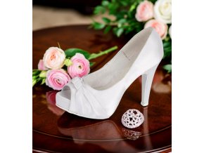 SO-074 biele lodičky na svadbu