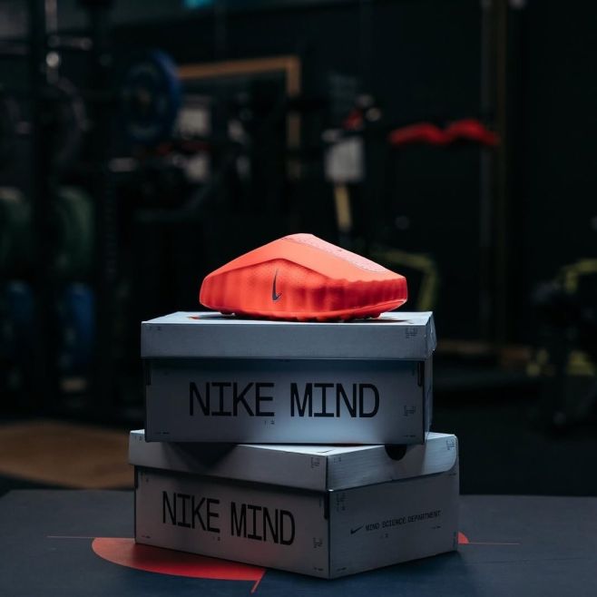 Nike Mind 001 Slide Light Smoke Grey •právě teď dostupné u nás na e-shopu ve všech třech barevných kombinacích 🥰