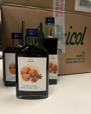 🎁 Malé fľaštičky – veľká radosť! Pán Ján nám pred časom poslal fotografie svojich krásnych darčekov, ktoré naplnil do...