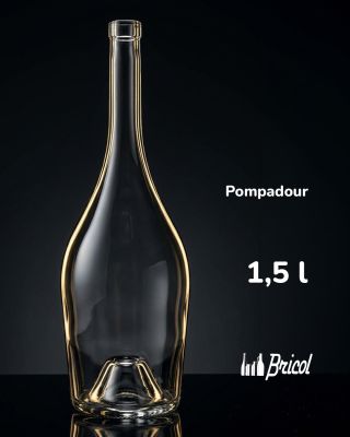 Táto fľaša určite nepatrí medzi obyčajné kúsky. 🍾 Na prvý pohľad zaujme svojou veľkosťou – 1,5 litra priestoru pre váš...