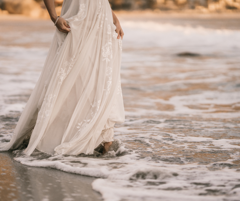 Jak řešit délku svatebních šatů podle bot