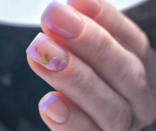 Jedna z krásných jarních barviček hypnotic # 248 a malůvka s designér gely to vše naleznete i na našem e-shopu...