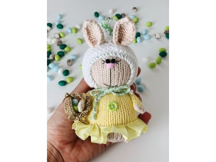 Pletená zaječí holčička velikonoční