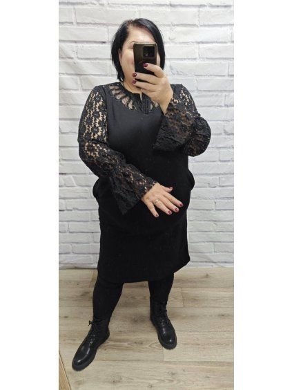 Elegantní šaty plus size