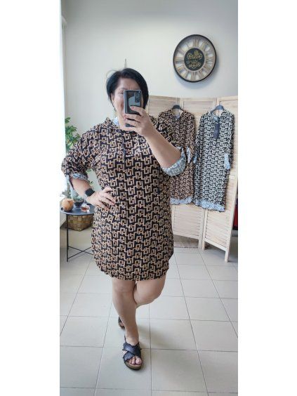 Šaty s kapucí plus size