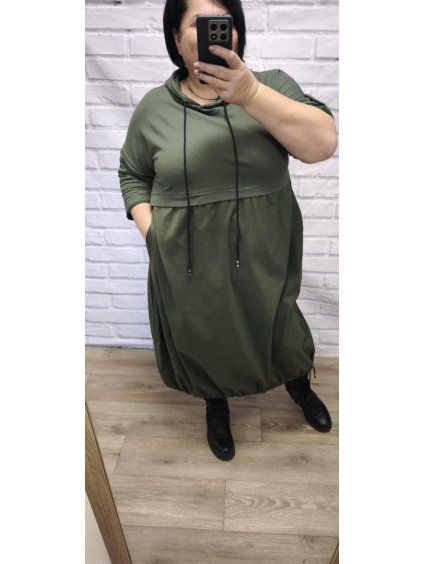 Mikinové šaty plus size