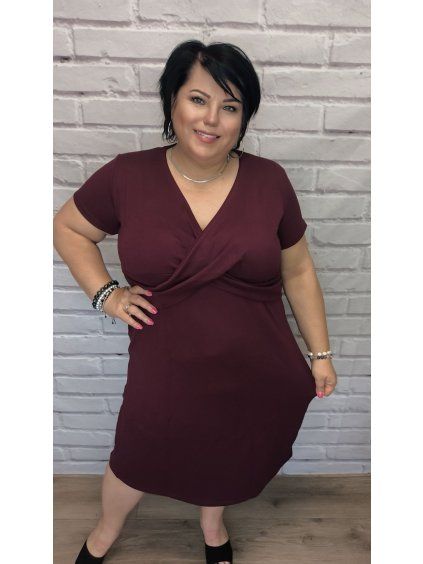 Elegantní šaty plus size
