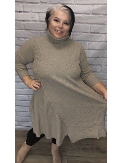 Elegantní svetrové šaty plus size