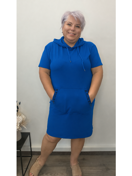 Šaty s kapucí plus size