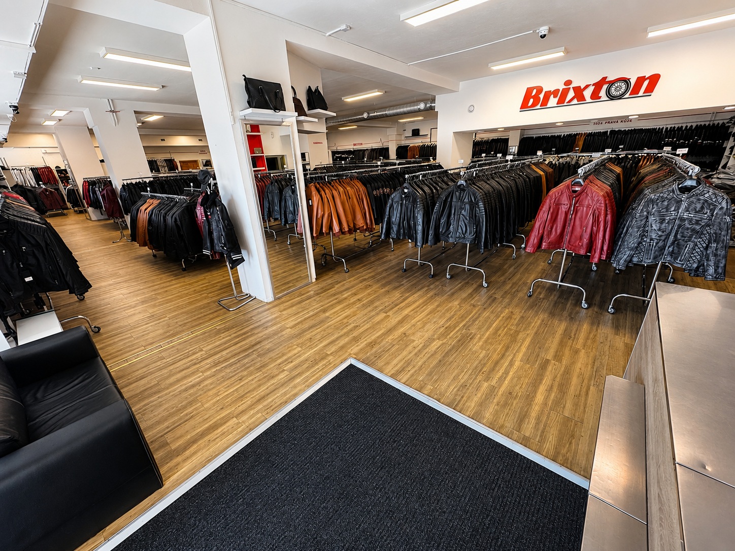 kozeny-obchod-brixton-interier