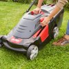 114056 lawnmower 40 4 e comfort webshop mood 02 v1