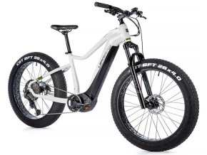 LEADER FOX BRASA 26" FAT BIKE,PANASONIC GX ULTIMATE, M:2023-1 Leader Fox BRASA FAT E-BIKE 26", 2023 bílé, vel. 18"