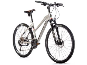 LEADER FOX ŠUMAVA DÁMSKÁ,CROSS 28",3X9,SPEED,M:2023-2 Leader Fox SUMAVA Dámské 28", 2023 stříbrné, vel. 18"