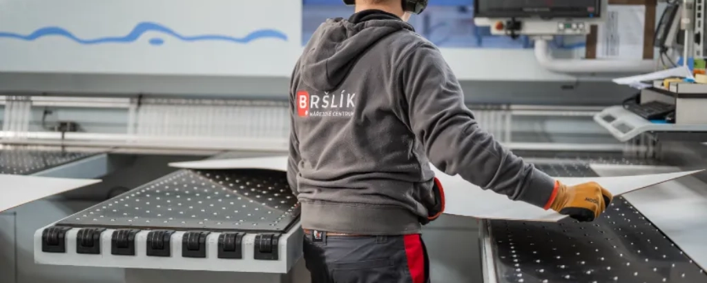 Objednání nábytkových hran navíc