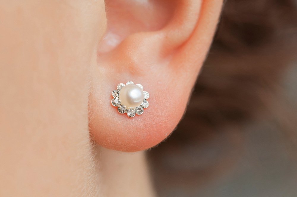 Aby všetko klaplo: Zoznámte sa s rôznymi typmi zapínania náušníc