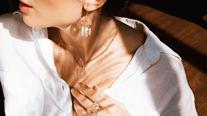 Ako sa mení svet šperkov: Najväčšie trendy posledných rokov a prečo im vládne chirurgická oceľ