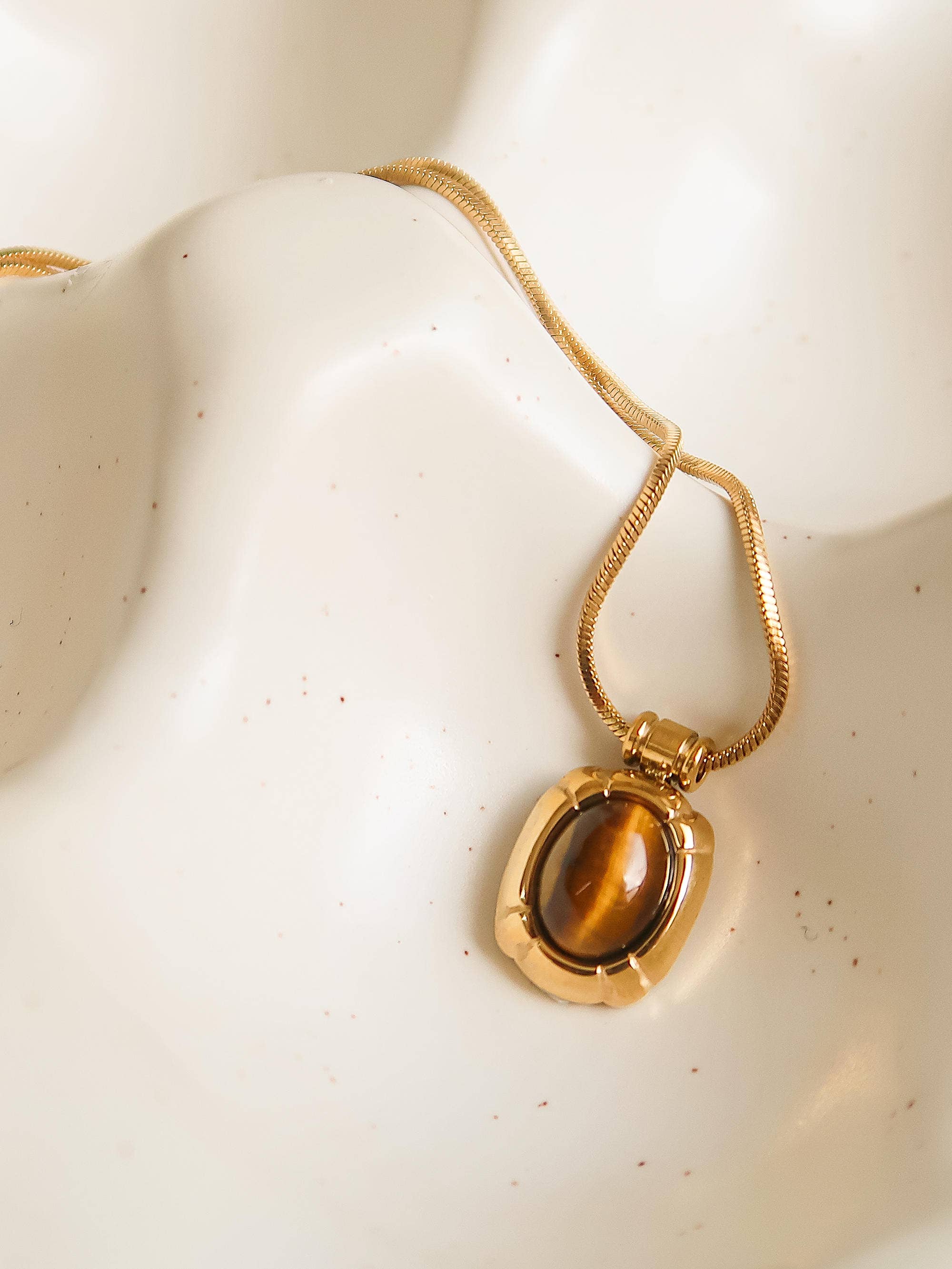 Náhrdelník DAX HNEDÝ 18K GOLD PLATED
