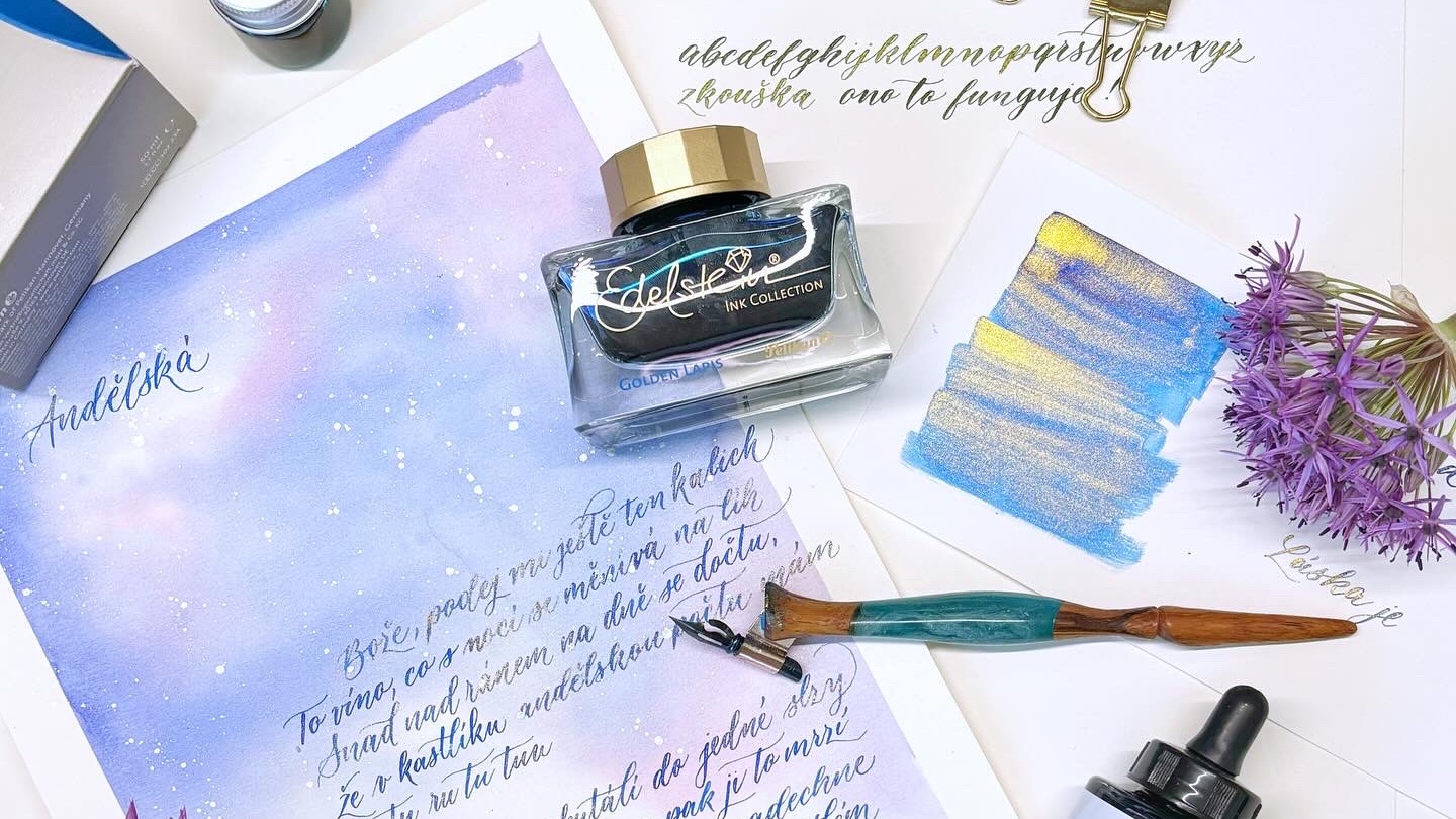 Inkoust se zlatými odlesky a Live stream