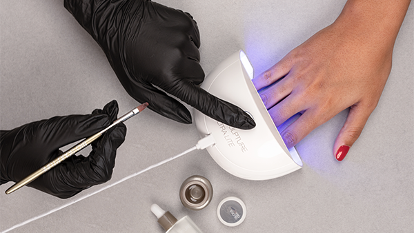 UV/LED lampy a zdraví: Jak je to doopravdy?