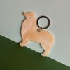 Ručně vyráběná psí klíčenka / přívěsek z pryskyřice – originální dárek pro milovníky psů