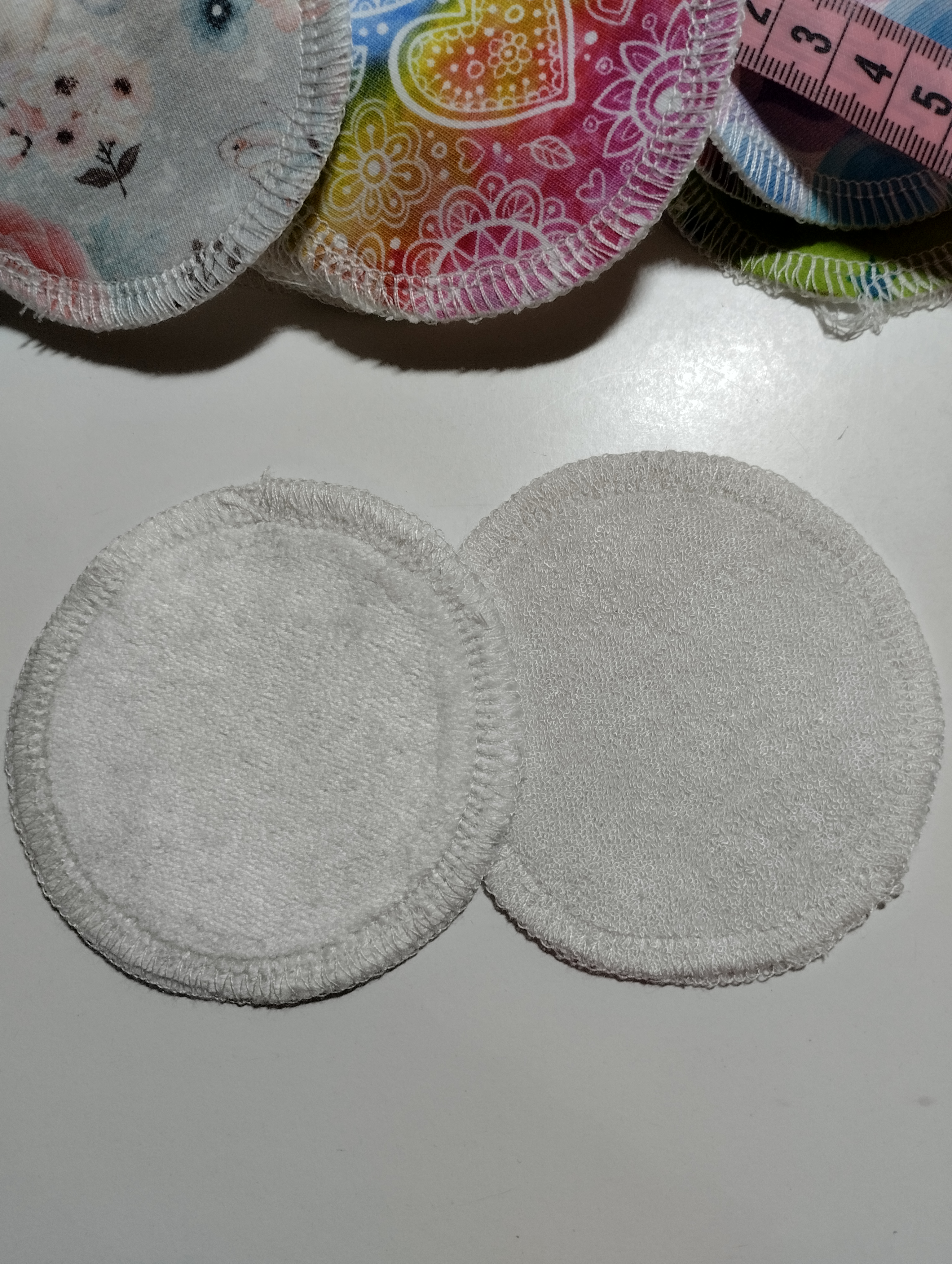 porovnání froté a aksamitového tamponku z rubu