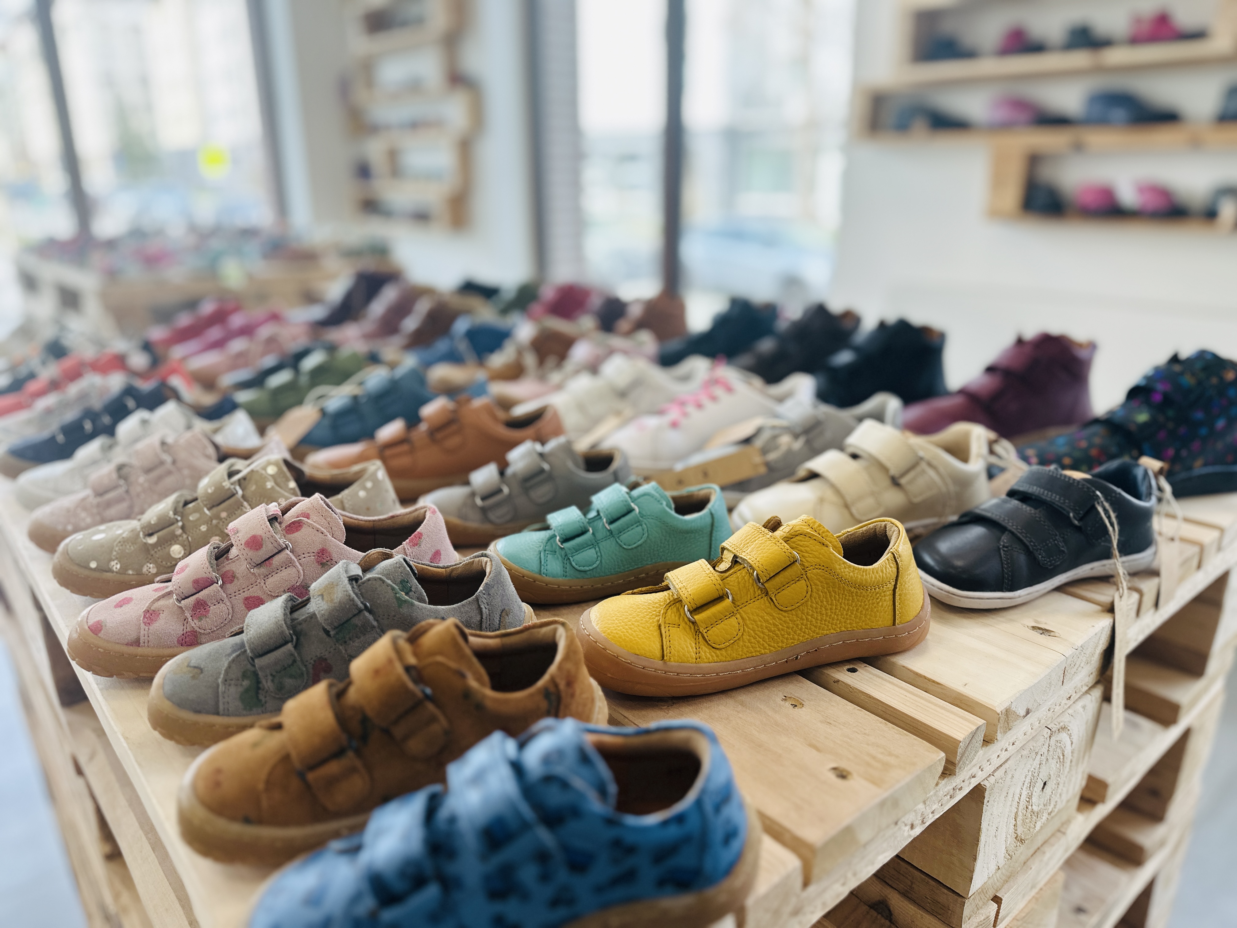 Farebný výber detských barefoot topánok v predajni bububu.sk