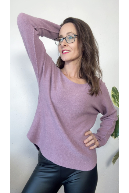 SVETR S DLOUHÝM RUKÁVEM LORETA FIALOVÁ