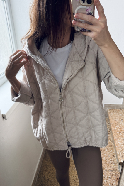 Prošívaná bunda s kapucí ECLAT béžová