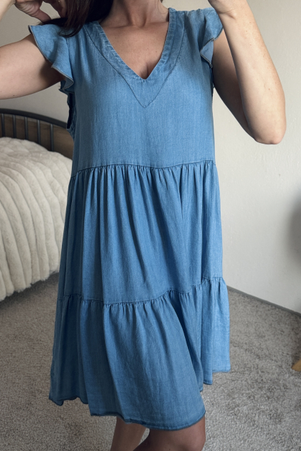 Džínové šaty s volánky