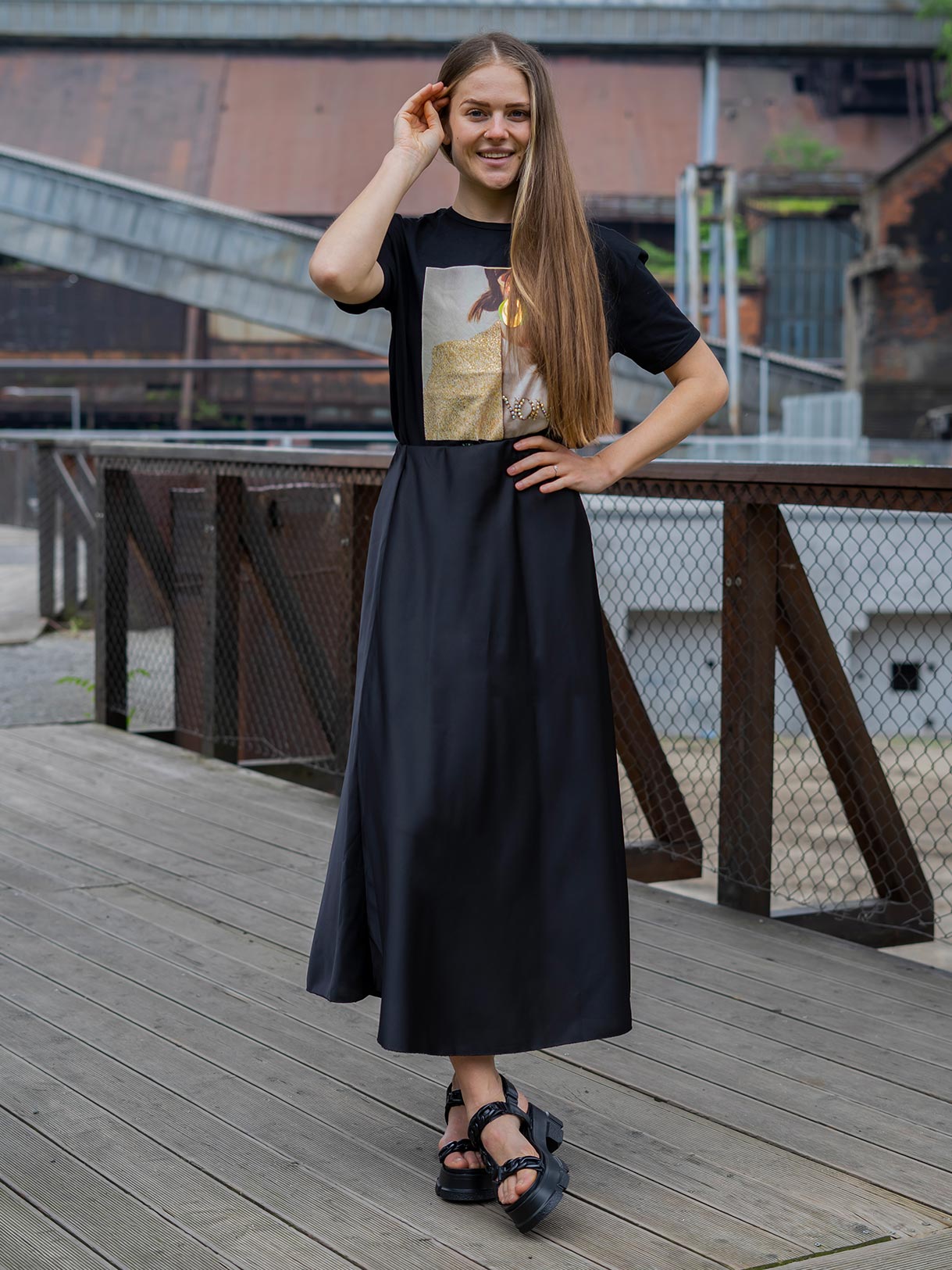 Saténová sukně Irida - černá