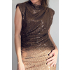 HNĚDÉ KOKTEJLOVÉ ŠATY BEZ RUKÁVŮ