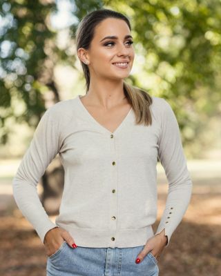 🎀Lehoučký svetřík se zlatými detatily je skvělý základní kousek do vašeho šatníku.