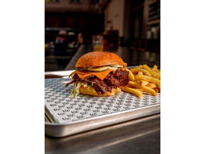 BUF burger s trhanym 2026 05 NATKUB 04464