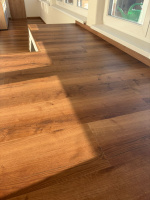 Vinylová podlaha a schody – Dub Rustikální Medový – Viničné Šumice (10)