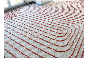 Podlahové vytápění je pro vinylové podlahy běžná praxe