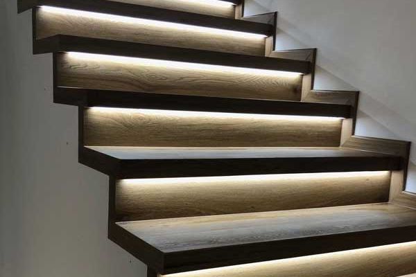 Vinylové schody s LED, Dub Bunbury - Brno