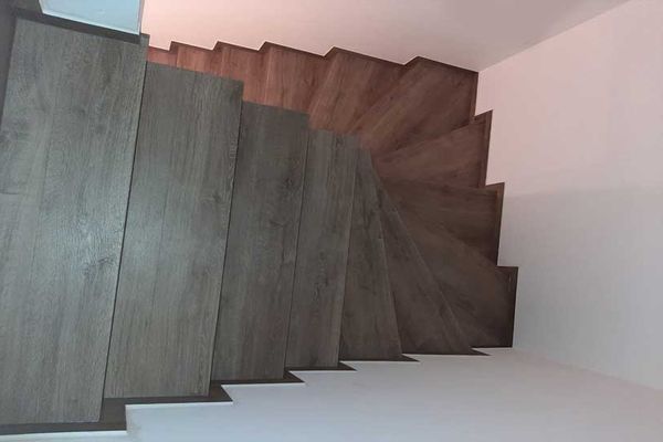 Schodiště z vinylu Dub Barfold