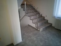  Ukazka-realizace---schody-s-vinylovou-podlahou-BUKOMA-STONE-CLICK-Kamen-Sedy