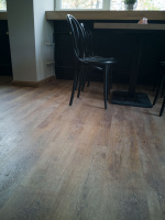  Restaurace-vinylova-podlaha-BUKOMA-PREMIUM-CLICK-dub-Prirodni-6