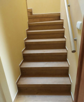  Vinylove-schody-Bukoma-dub-Kralovsky