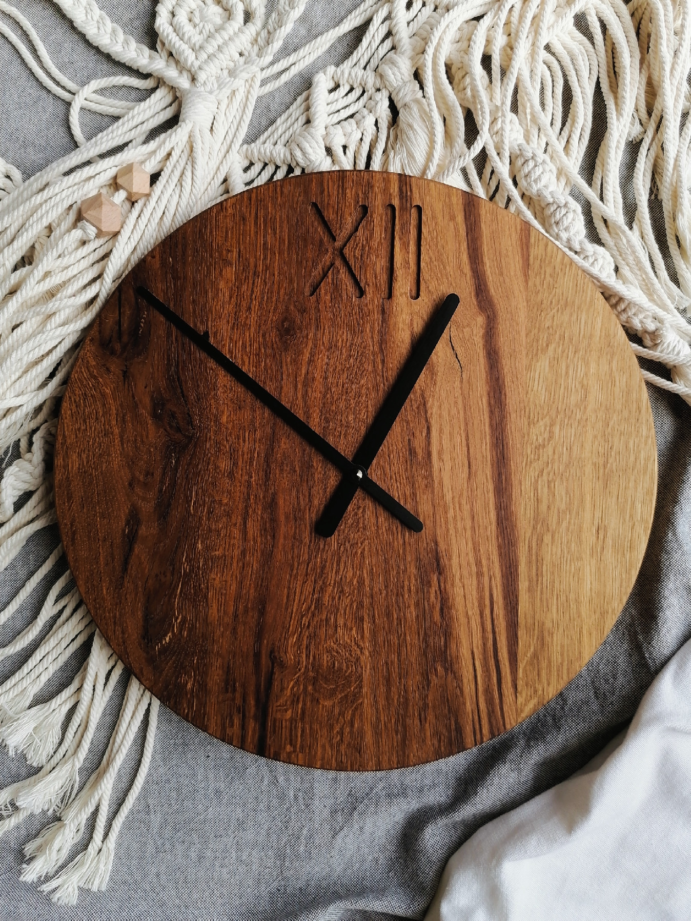 Nástěnné dřevěné hodiny z dubového dřeva OAK I