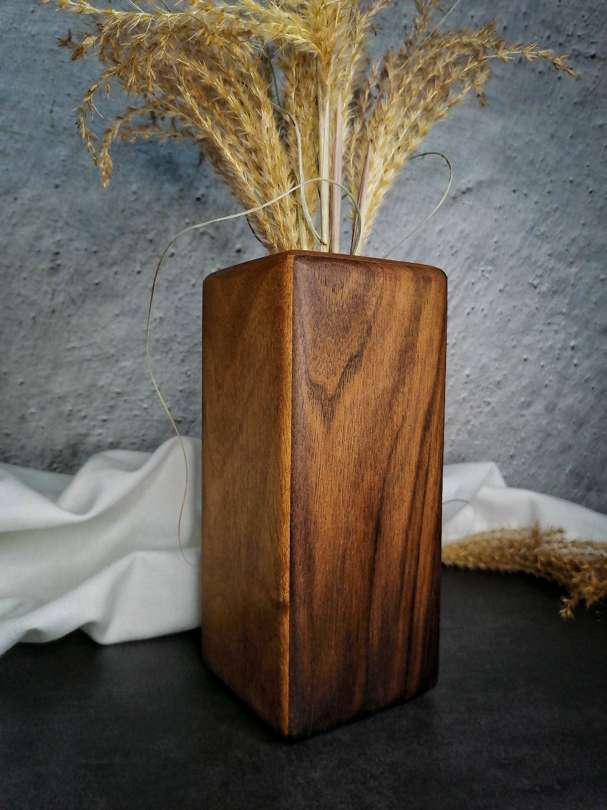 Dřevěná váza EDGES WALNUT - Velikost 18