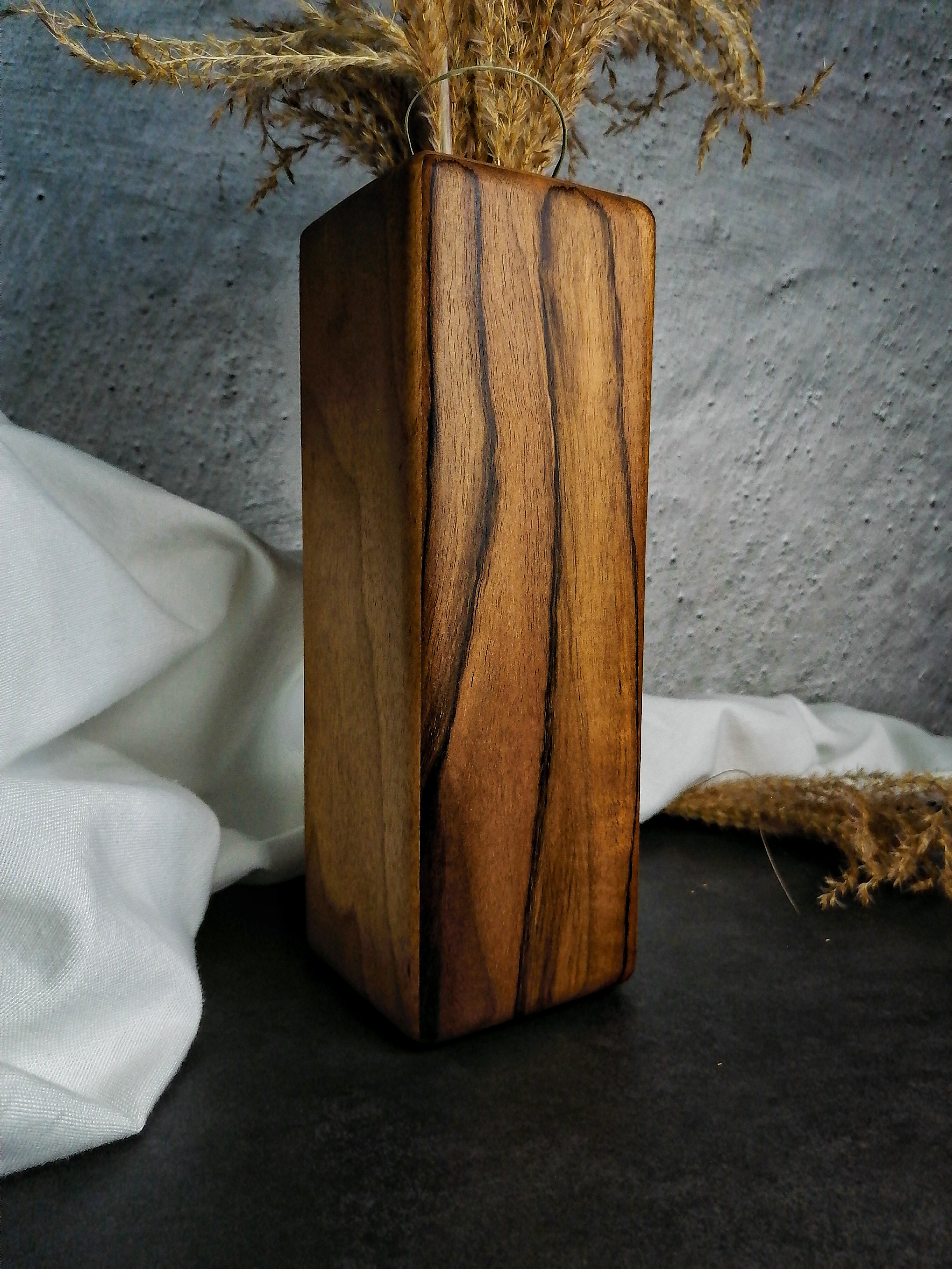 Dřevěná váza EDGES WALNUT - Velikost 23