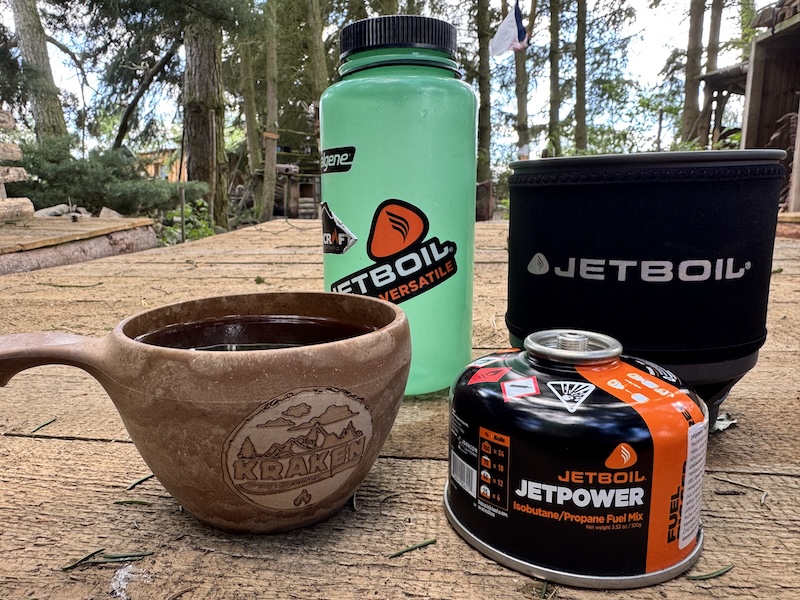 Jetboil Minimo – univerzální vařič do terénu