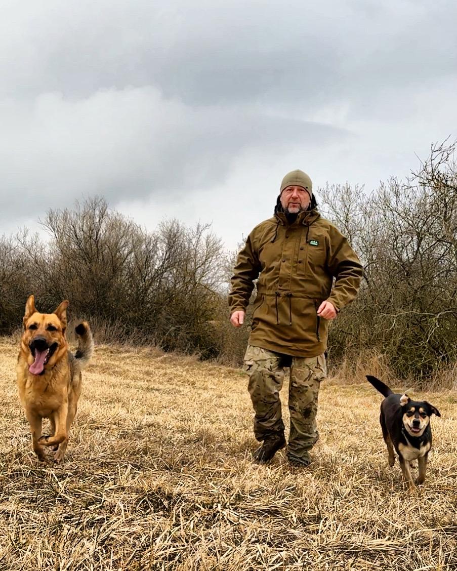 Jak vybrat bundu do podzimu a zimy: Anorak nebo klasická bunda? (Ridgeline v terénu s Krakenem)