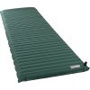 Karimatka THERMAREST NeoAir VOYAGER RegularWide Smokey Pine - 63 x 183cm