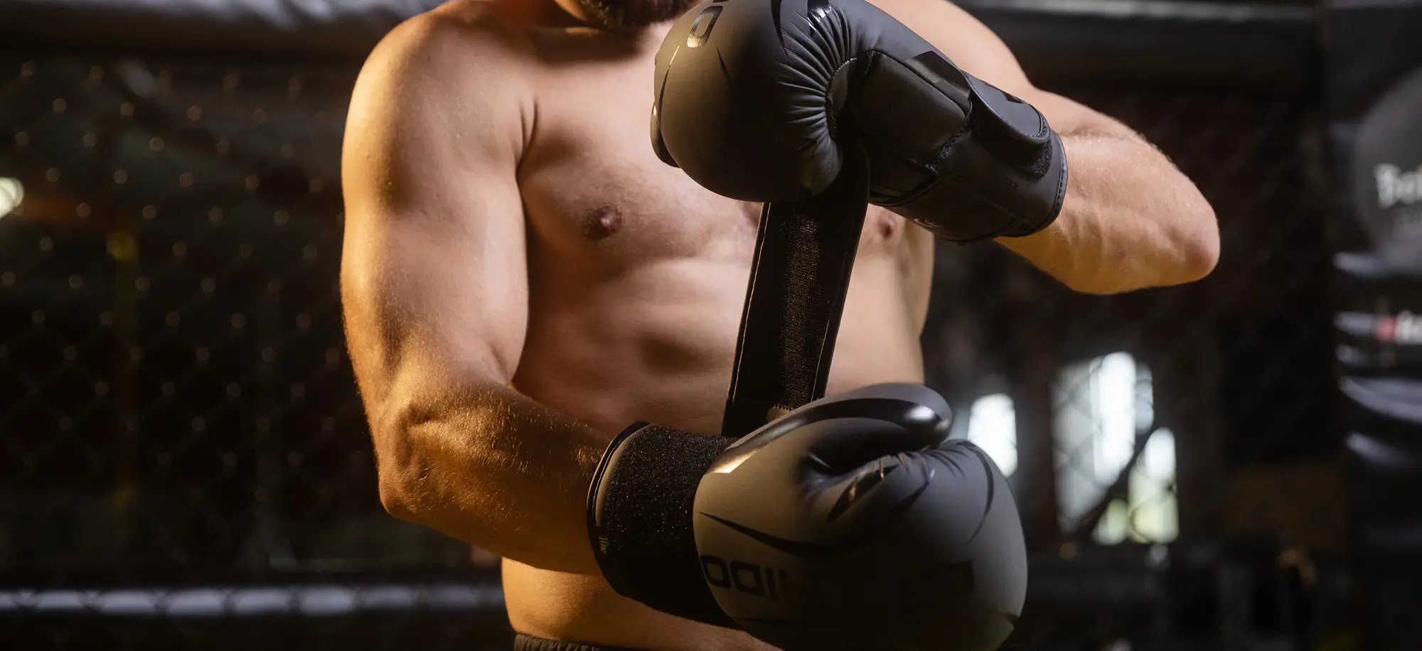 Poškozené suché zipy na boxerských rukavicích? Tady je, co s nimi můžeš udělat