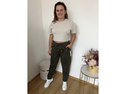 Kalhoty s puky balonového střihu