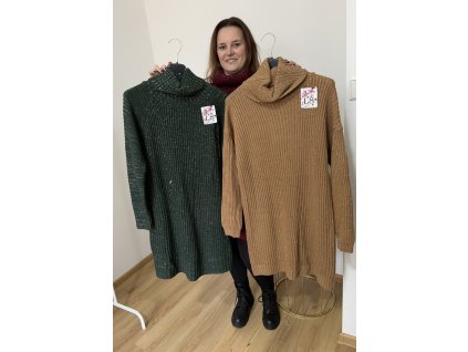 Svetřík protkaný stříbrnou nití